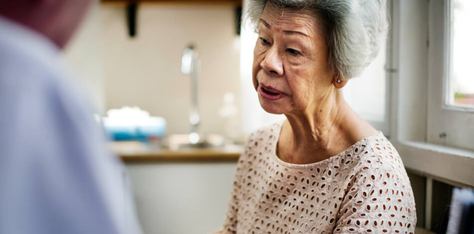 L'AIDE À DOMICILE POUR LES PERSONNES ATTEINTES DE MALADIES DÉGÉNÉRATIVES